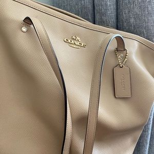 Coach tote- Nude